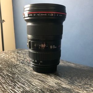 Canon 16-35mm F2.8 II USM
